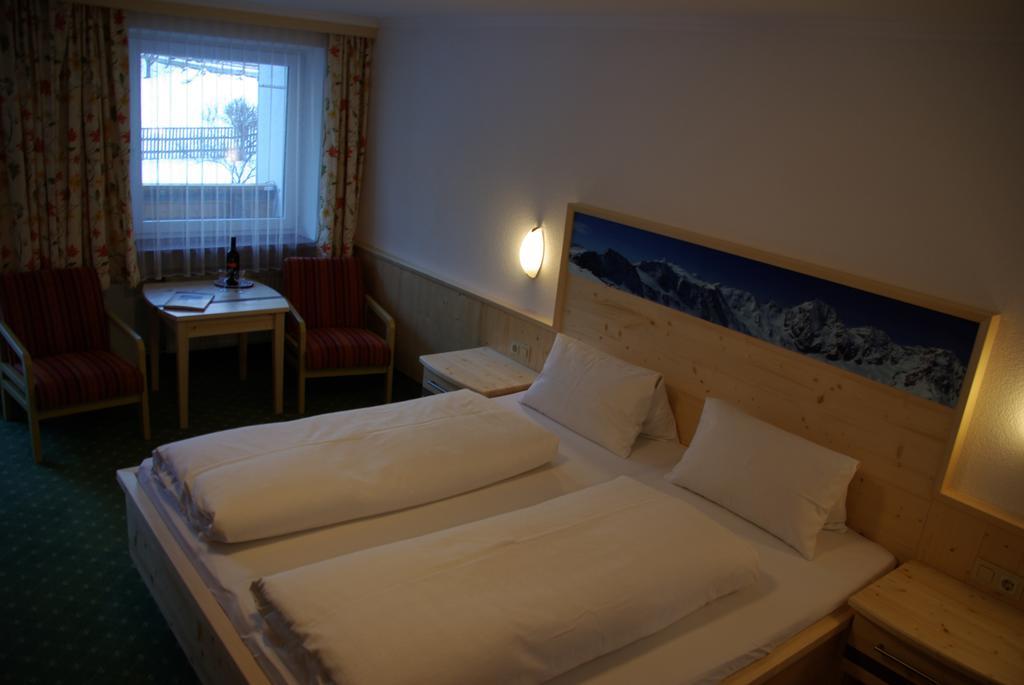 Alpenhof Pension-Garni Nauders Exterior photo